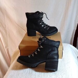 New in Box - Steve Madden - Black Lace-Up Heeled Ankle Booties - Size 9.5